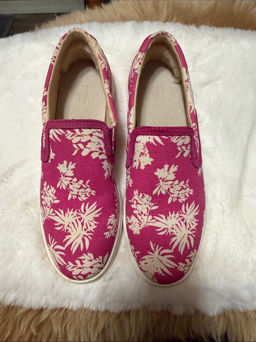 UGG Fierce Tropical Slip On Shoes Womens 9 Pink Floral All Over Print